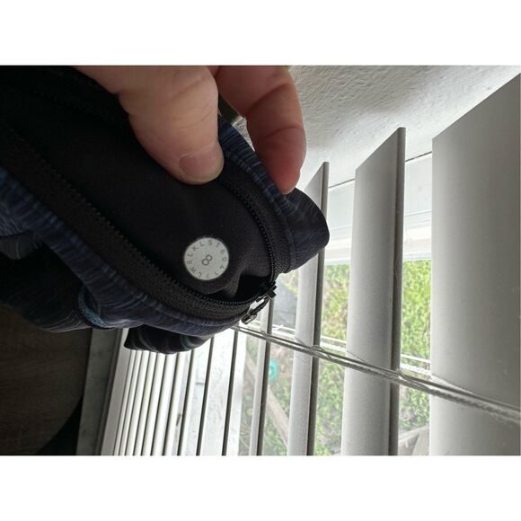 Lululemon Women’s 8 Speed Tight Electrobeam Luxtreme Pants Workout Athleisure - Picture 6 of 6